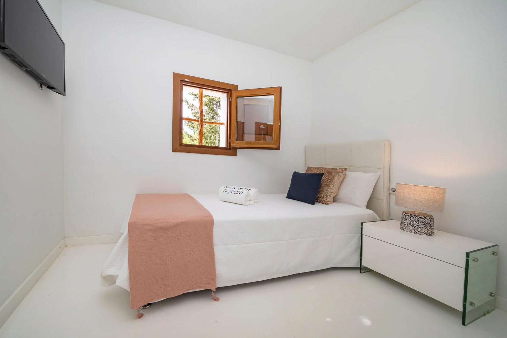 Villa Near Ibiza Town Sleeps 11 To 13 Guests Can Furnet Εξωτερικό φωτογραφία