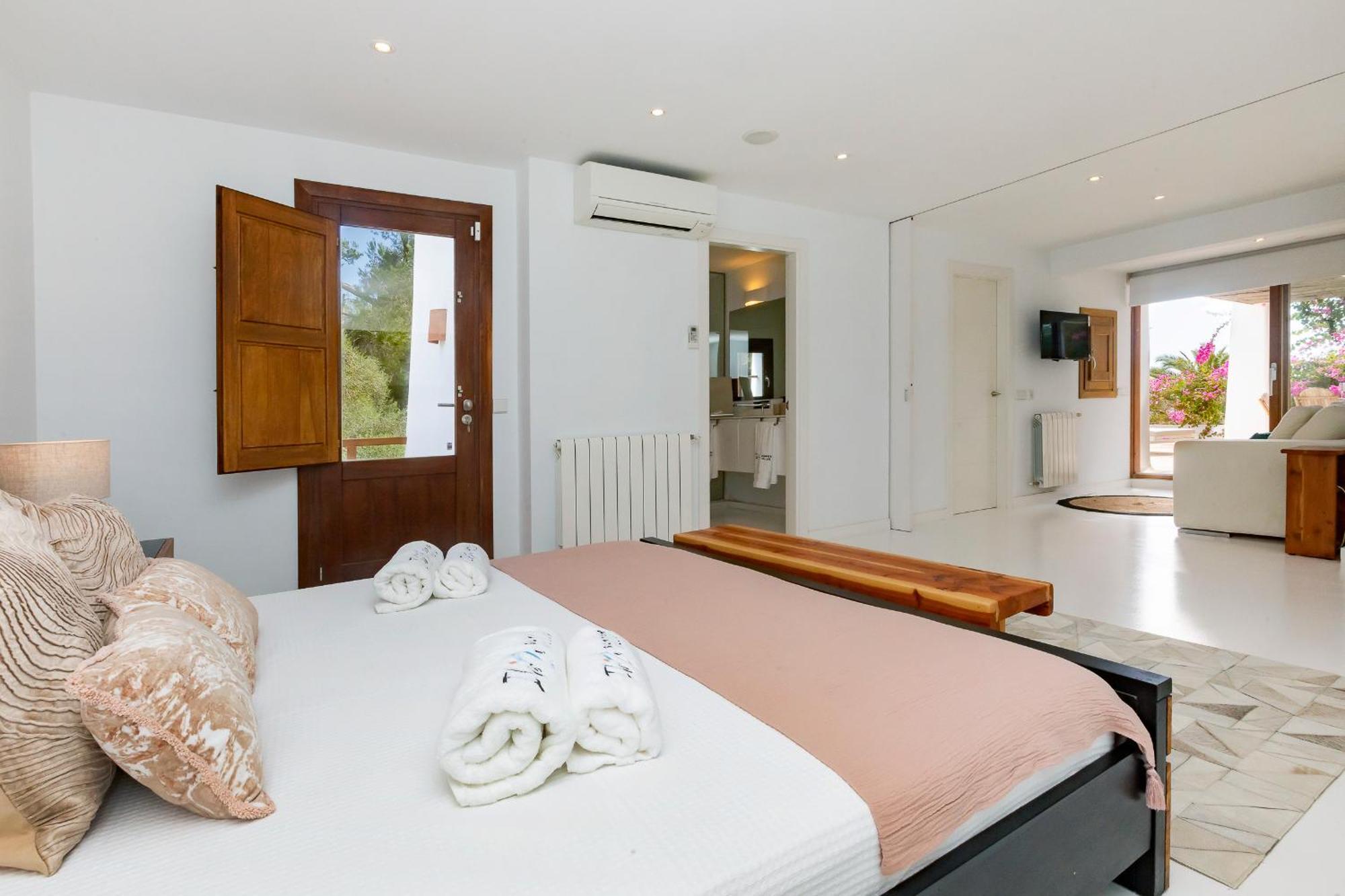 Villa Near Ibiza Town Sleeps 11 To 13 Guests Can Furnet Εξωτερικό φωτογραφία